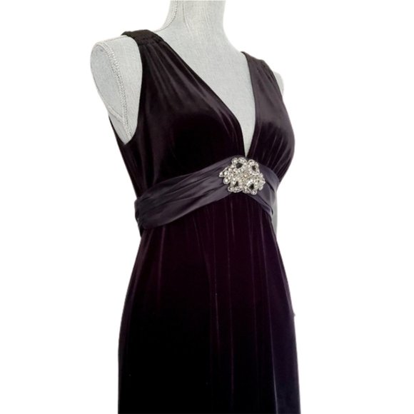 Kelly and Diane Dresses & Skirts - KE LY & DIANE Black Velvet Cocktail Dress
